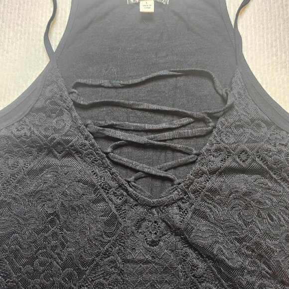 NWT eyeshadow black lace halter swing top - size Large - Picture 3 of 9